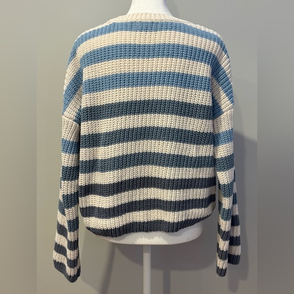 Francesca’s - Scarlett Multi Stripe Ombre Blues Pullover Women’s Sweater - Picture 6 of 6